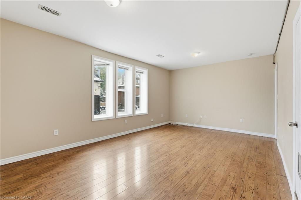 4-120 Sherman Avenue S, Hamilton, ON - Indoor Photo Showing Other Room