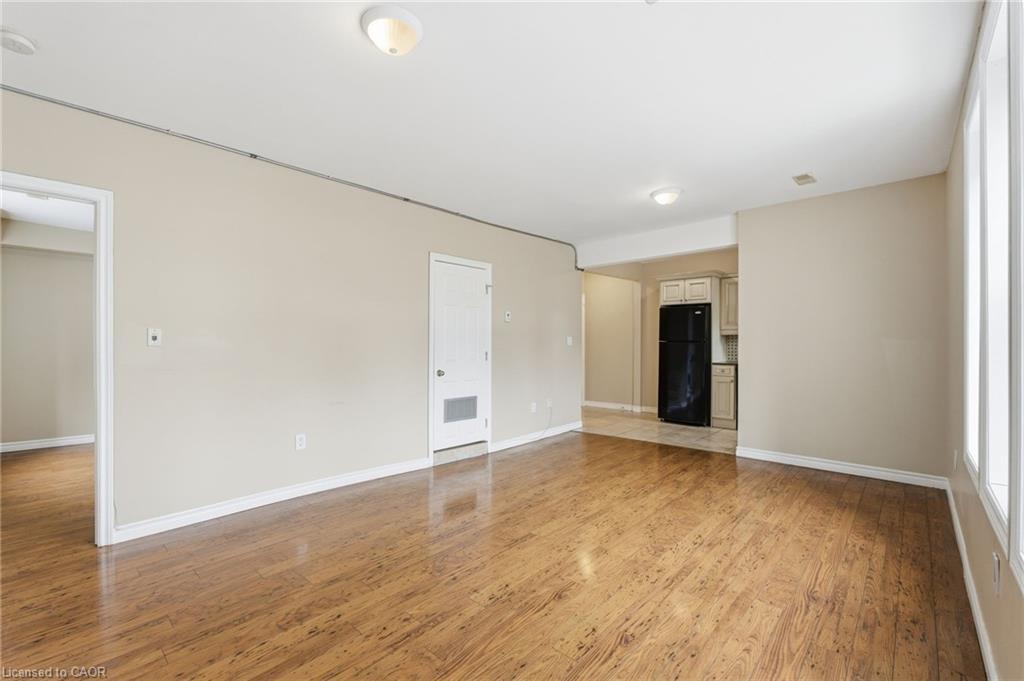 4-120 Sherman Avenue S, Hamilton, ON - Indoor Photo Showing Other Room