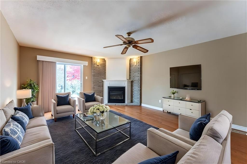 162 Solomon Crescent, Hamilton, ON - Indoor Photo Showing Living Room With Fireplace