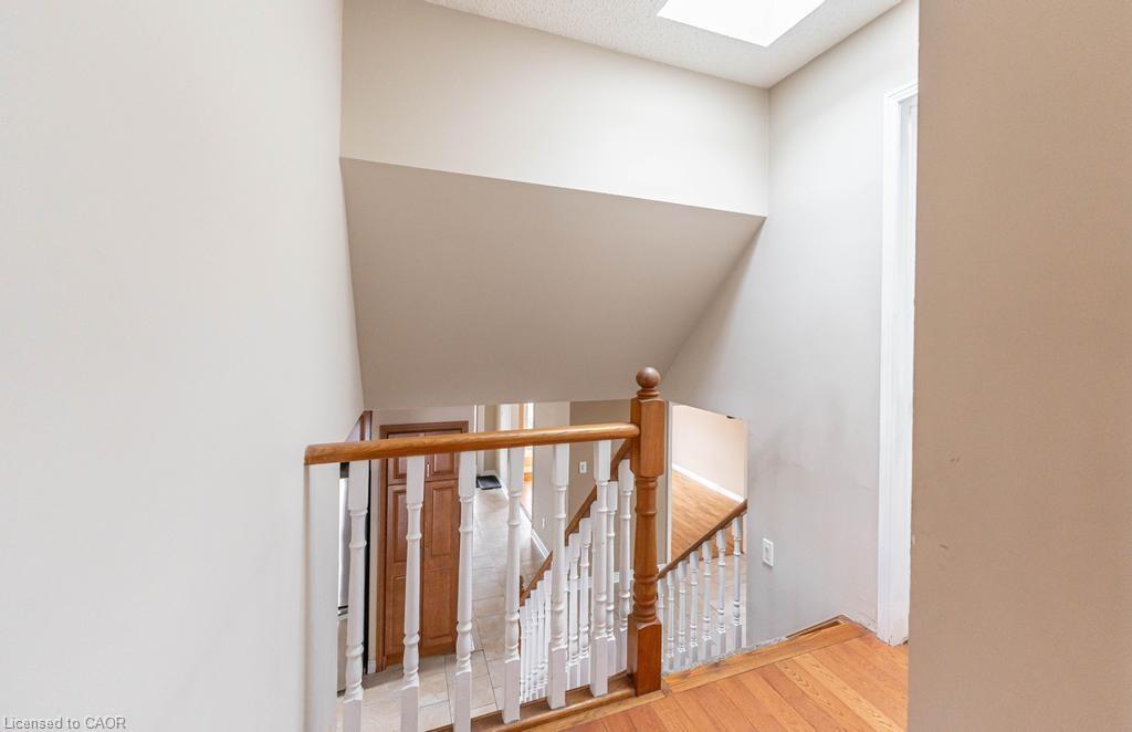 162 Solomon Crescent, Hamilton, ON - Indoor Photo Showing Other Room