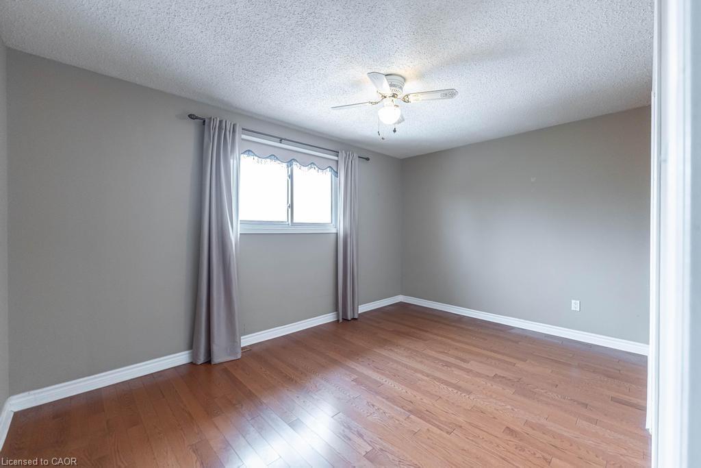 162 Solomon Crescent, Hamilton, ON - Indoor Photo Showing Other Room