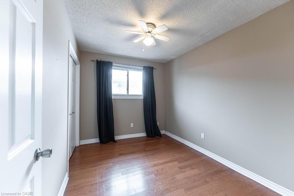 162 Solomon Crescent, Hamilton, ON - Indoor Photo Showing Other Room