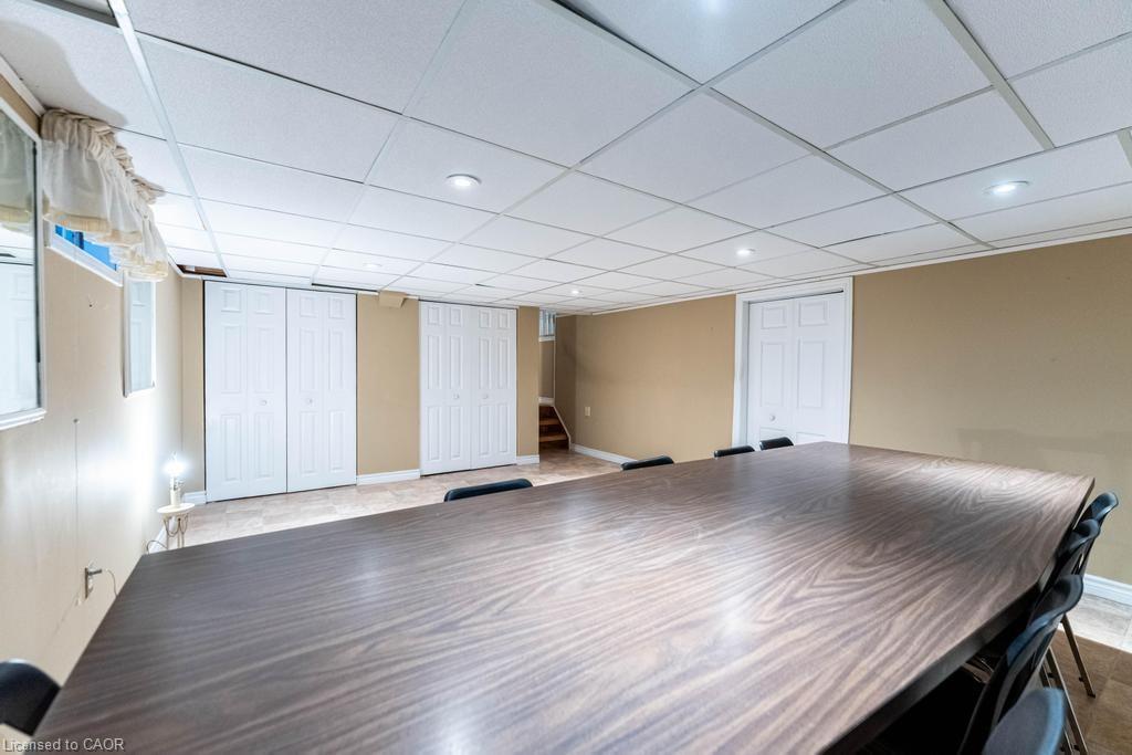 162 Solomon Crescent, Hamilton, ON - Indoor Photo Showing Other Room