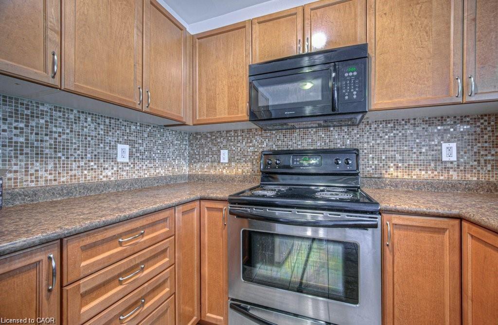 104-8 Harris Street, Cambridge, ON - Indoor Photo Showing Kitchen