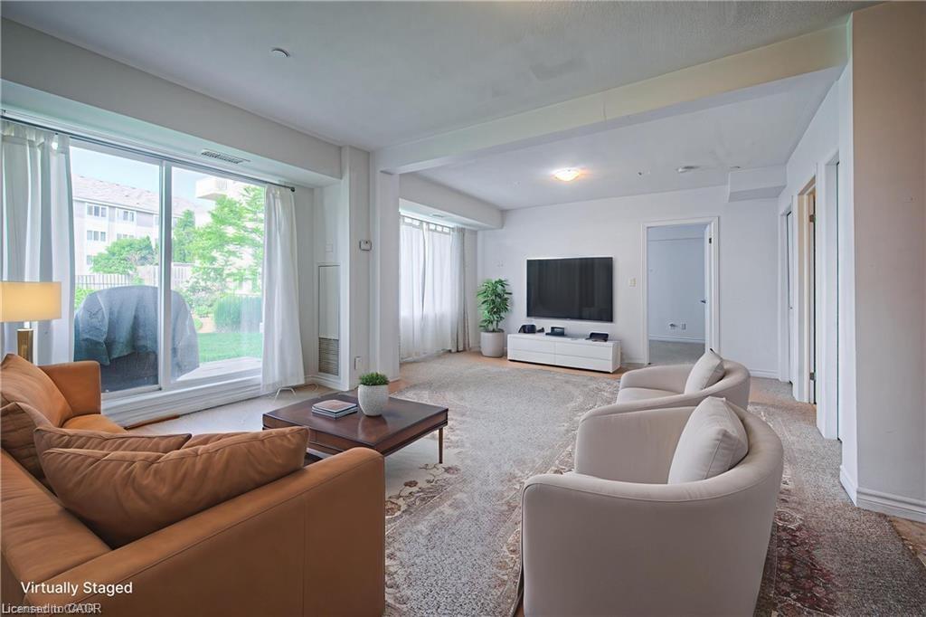 104-8 Harris Street, Cambridge, ON - Indoor Photo Showing Living Room