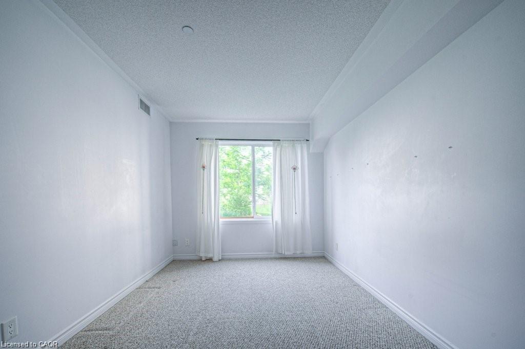 104-8 Harris Street, Cambridge, ON - Indoor Photo Showing Other Room