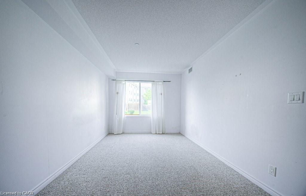 104-8 Harris Street, Cambridge, ON - Indoor Photo Showing Other Room