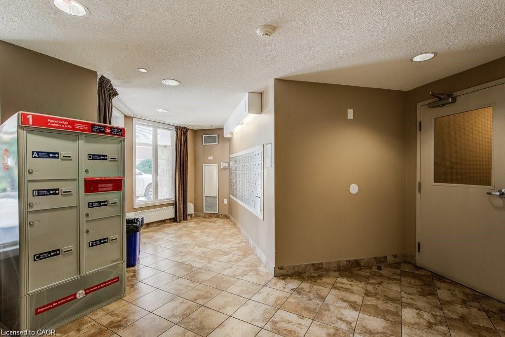 104-8 Harris Street, Cambridge, ON - Indoor Photo Showing Other Room