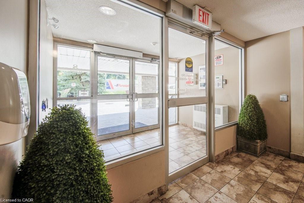 104-8 Harris Street, Cambridge, ON - Indoor Photo Showing Other Room