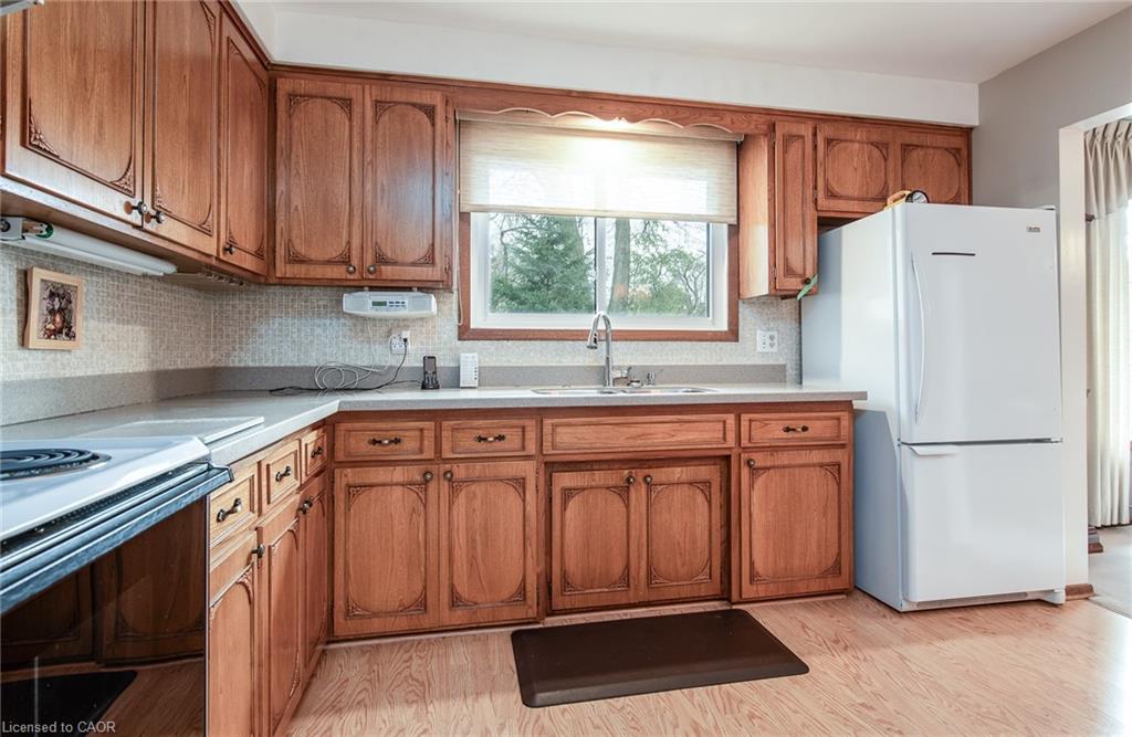 155 Shuh Avenue, Kitchener, ON - Indoor Photo Showing Kitchen