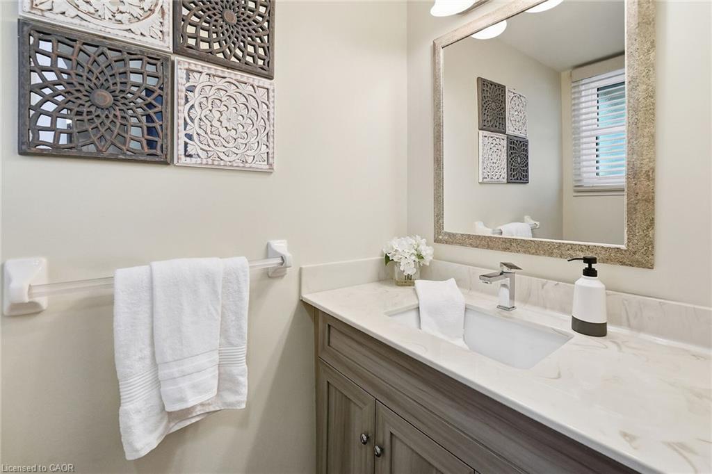 9-55 Kerman Avenue, Grimsby, ON - Indoor Photo Showing Bathroom