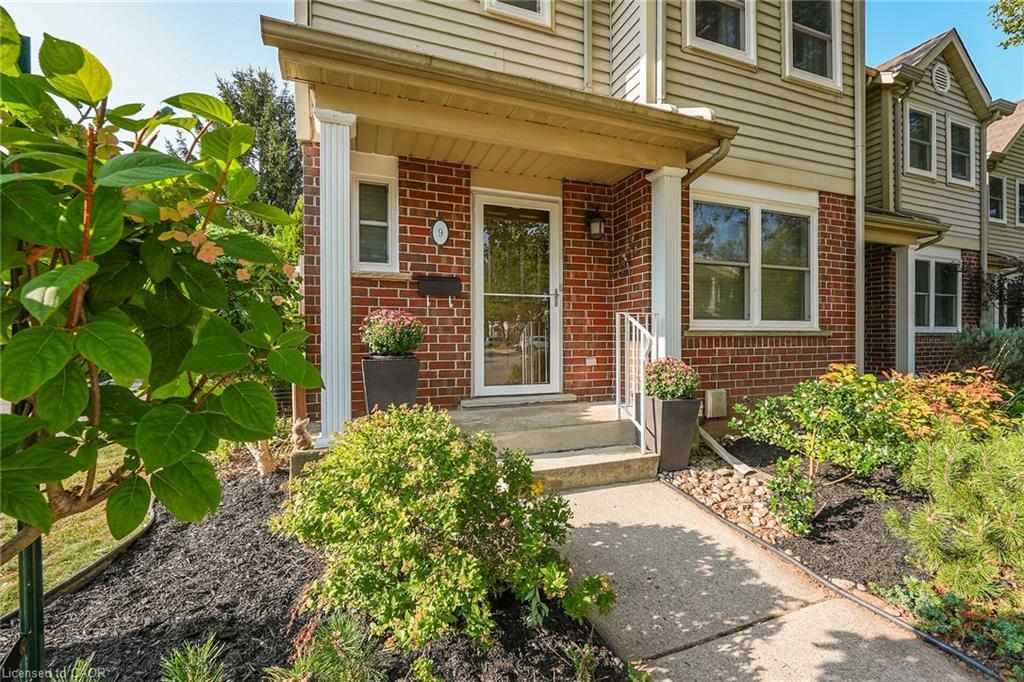 9-55 Kerman Avenue, Grimsby, ON - Outdoor With Facade