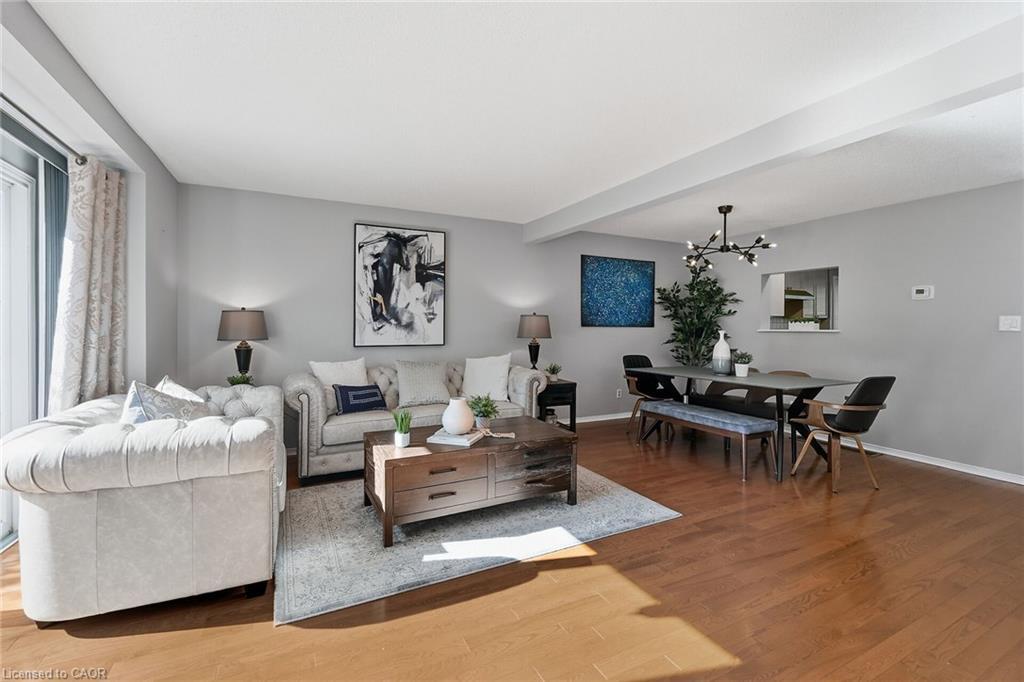 9-55 Kerman Avenue, Grimsby, ON - Indoor Photo Showing Living Room