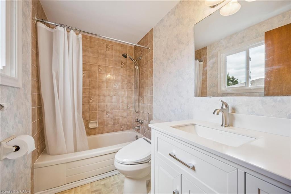 117 Partridge Place, Waterloo, ON - Indoor Photo Showing Bathroom