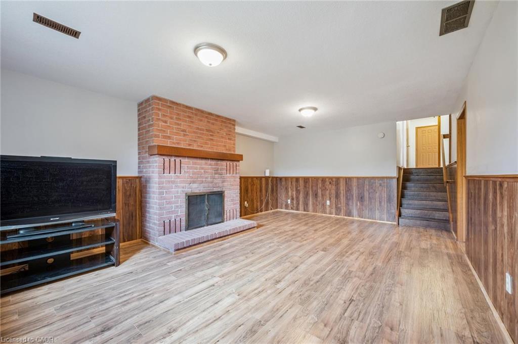 117 Partridge Place, Waterloo, ON - Indoor With Fireplace