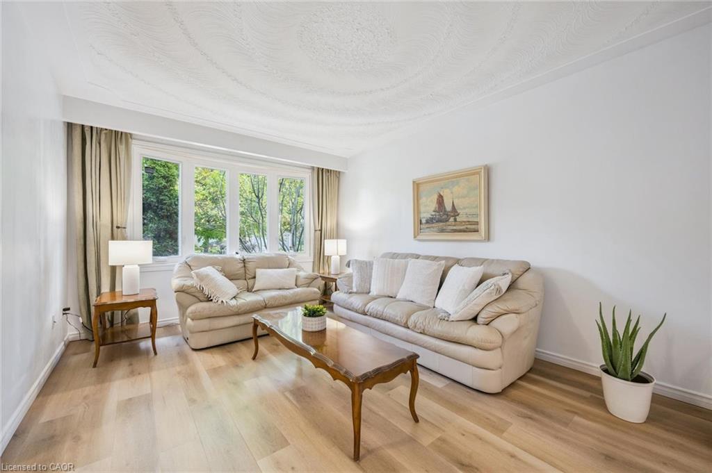 117 Partridge Place, Waterloo, ON - Indoor Photo Showing Living Room