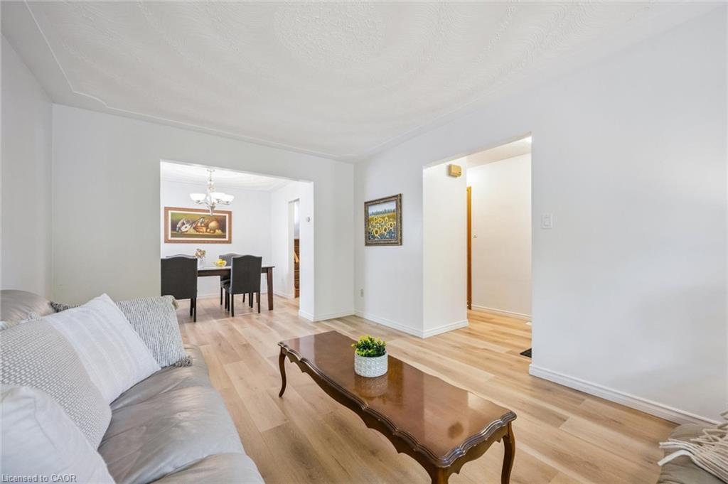117 Partridge Place, Waterloo, ON - Indoor Photo Showing Living Room