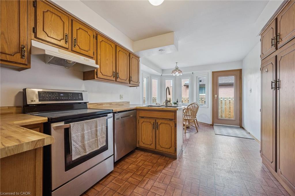117 Partridge Place, Waterloo, ON - Indoor Photo Showing Kitchen