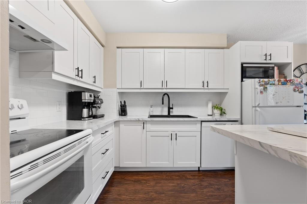 42-286 Cushman Road, St. Catharines, ON - Indoor Photo Showing Kitchen