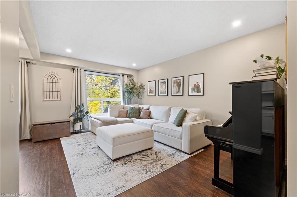 42-286 Cushman Road, St. Catharines, ON - Indoor Photo Showing Living Room