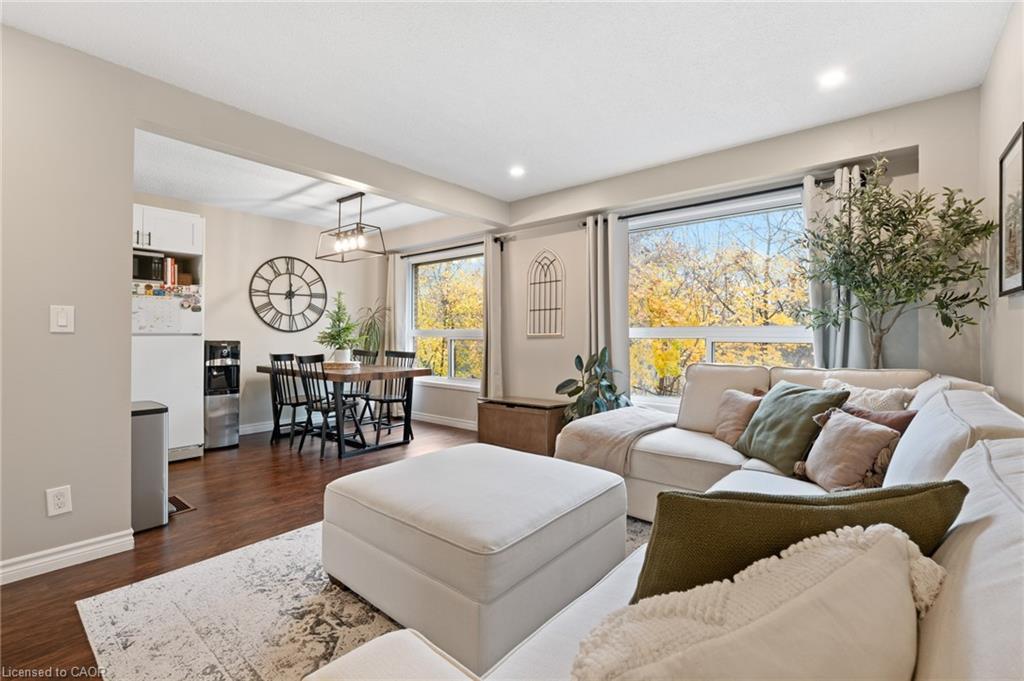 42-286 Cushman Road, St. Catharines, ON - Indoor Photo Showing Living Room