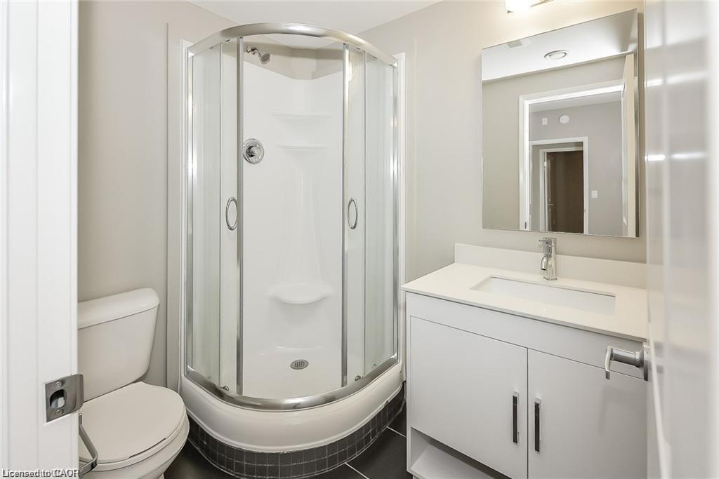 223-1291 Gordon Street, Guelph, ON - Indoor Photo Showing Bathroom