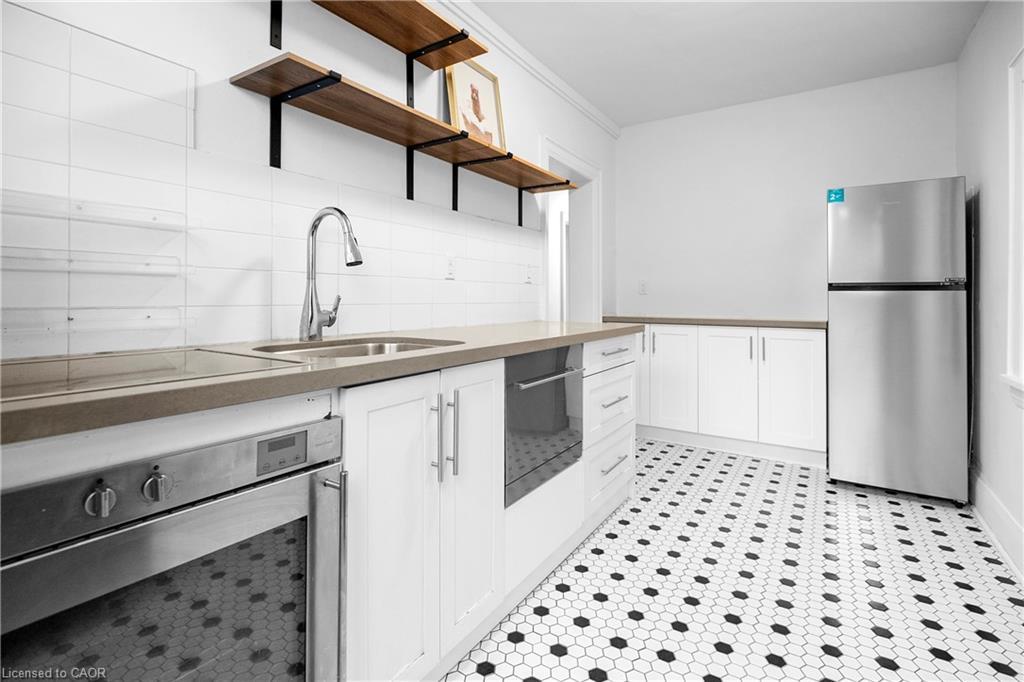 5-312 Aberdeen Avenue, Hamilton, ON - Indoor Photo Showing Kitchen