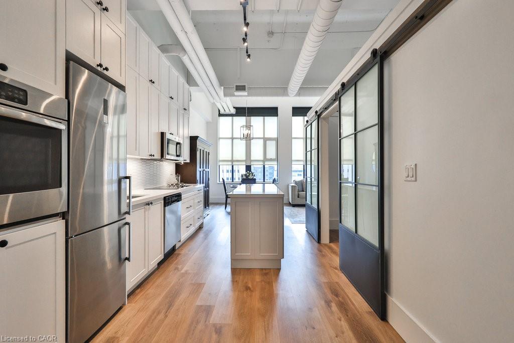 424-404 King Street W, Kitchener, ON - Indoor Photo Showing Kitchen With Stainless Steel Kitchen