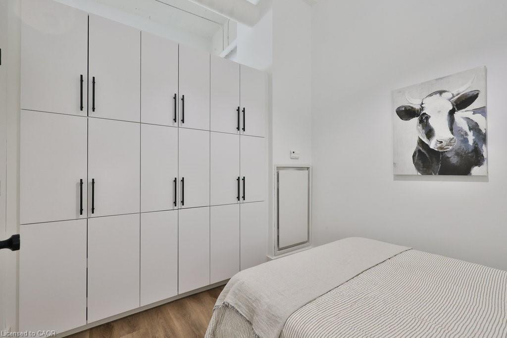 424-404 King Street W, Kitchener, ON - Indoor Photo Showing Bedroom