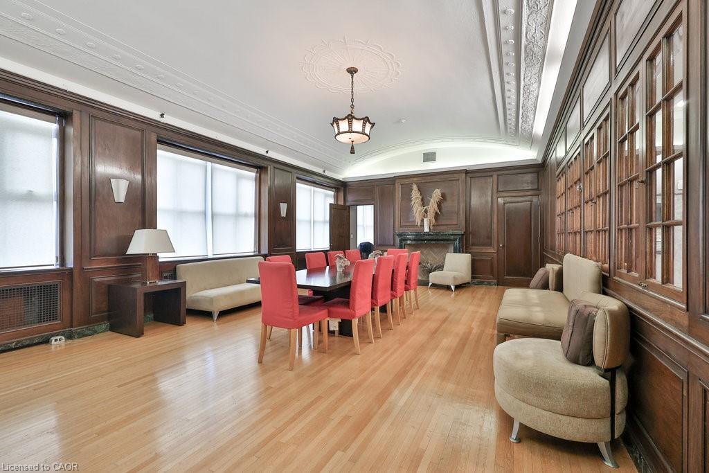 424-404 King Street W, Kitchener, ON - Indoor