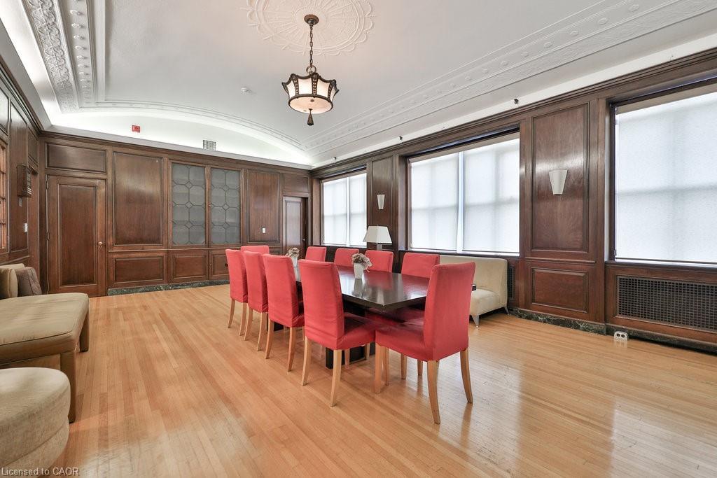 424-404 King Street W, Kitchener, ON - Indoor Photo Showing Dining Room