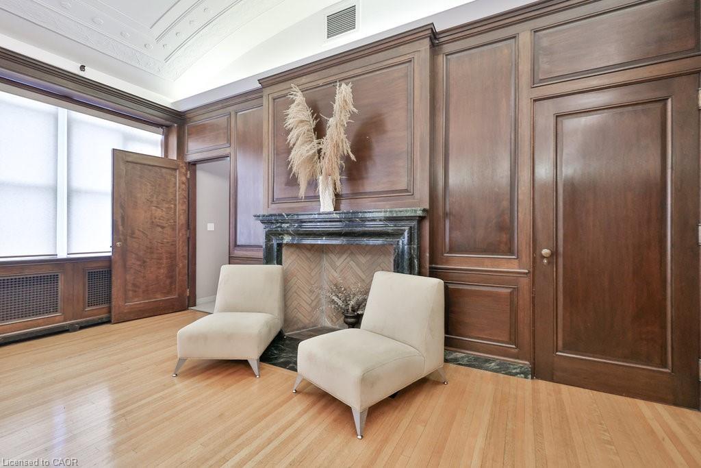 424-404 King Street W, Kitchener, ON - Indoor