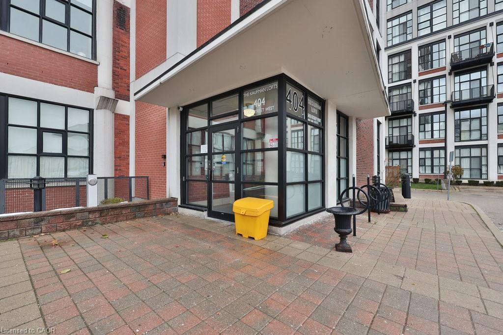 424-404 King Street W, Kitchener, ON - Outdoor