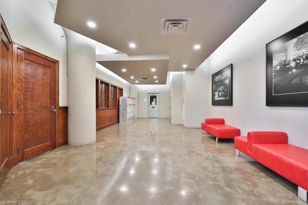 424-404 King Street W, Kitchener, ON - Indoor Photo Showing Other Room