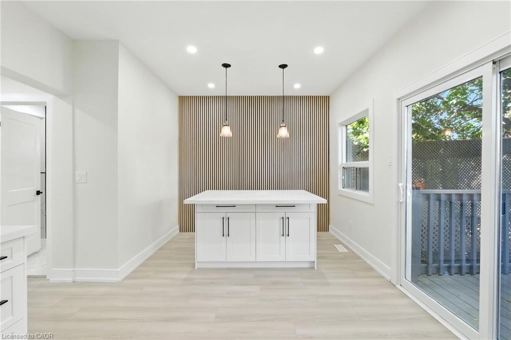 9 Alice Street, Hamilton, ON - Indoor Photo Showing Other Room