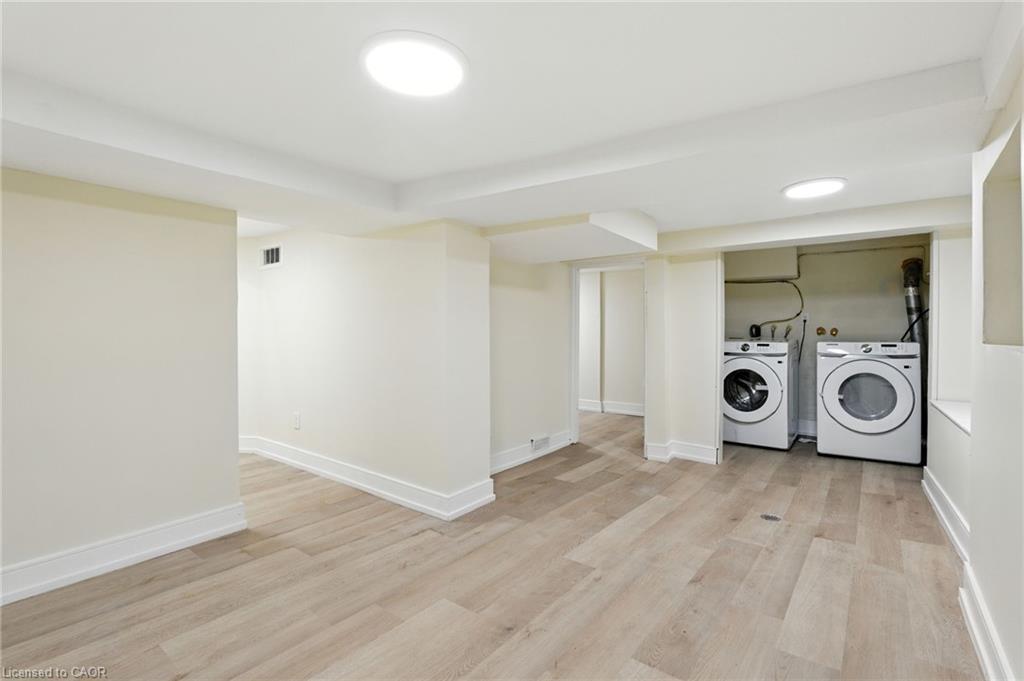 9 Alice Street, Hamilton, ON - Indoor Photo Showing Laundry Room