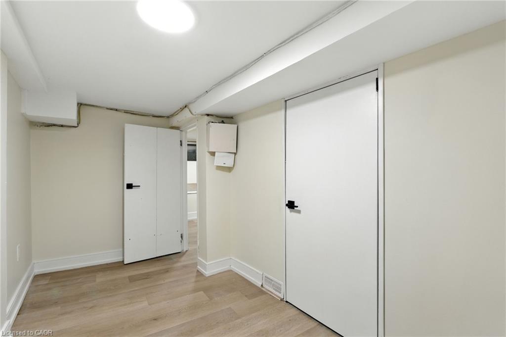 9 Alice Street, Hamilton, ON - Indoor Photo Showing Other Room