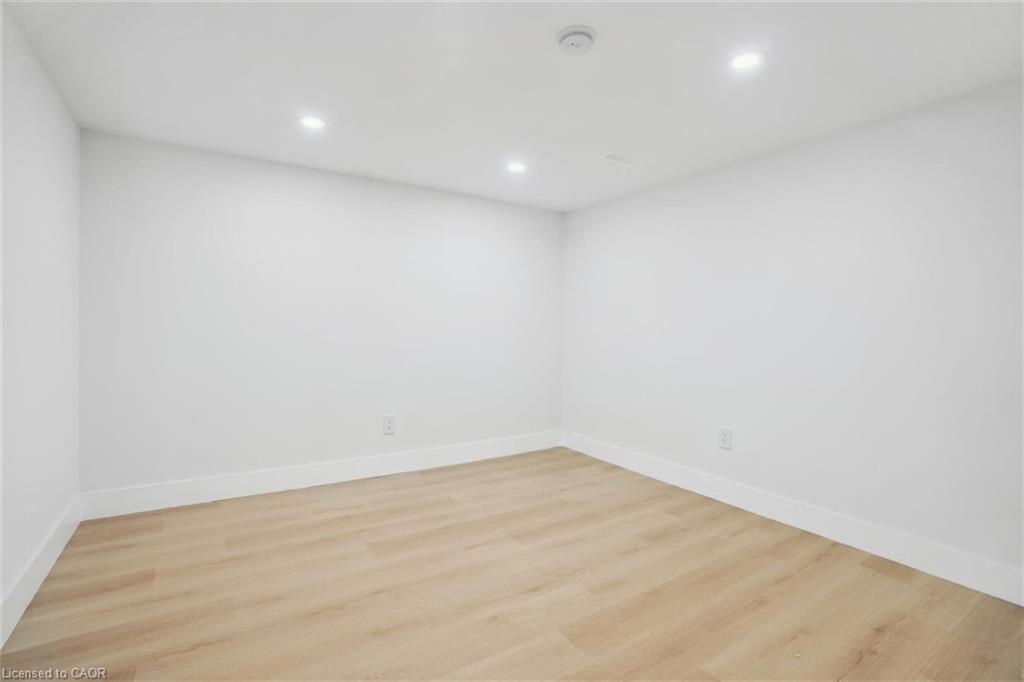 41 Cameron Avenue S, Hamilton, ON - Indoor Photo Showing Other Room
