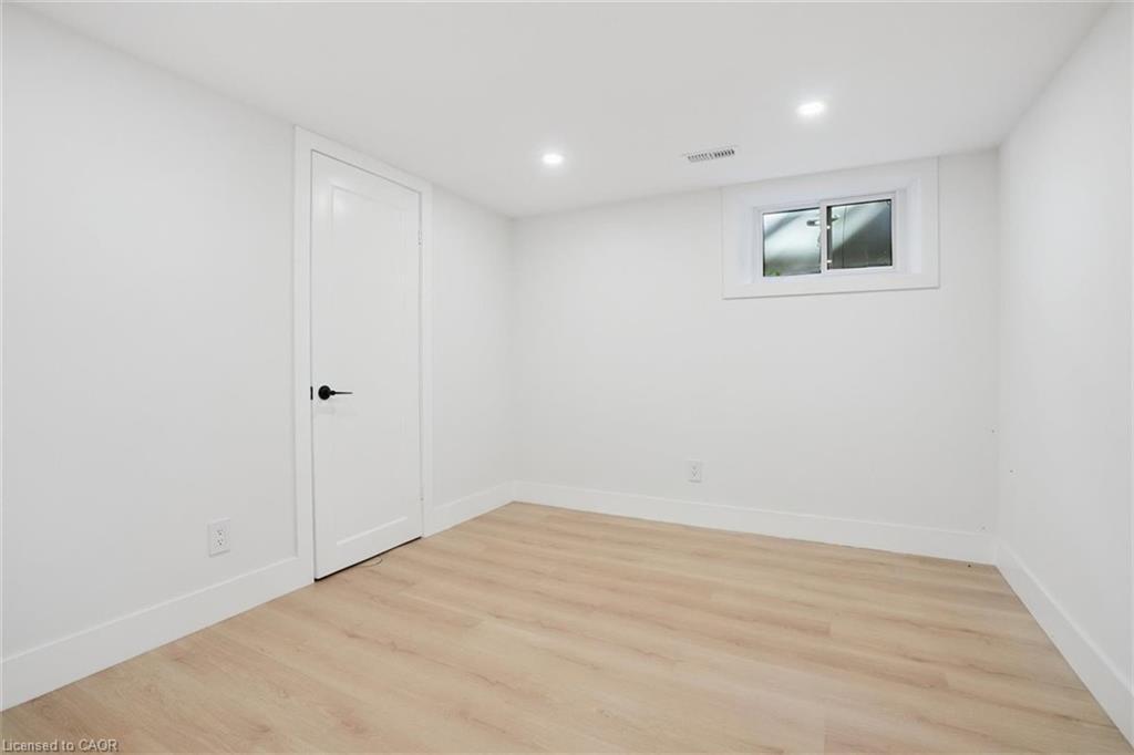 41 Cameron Avenue S, Hamilton, ON - Indoor Photo Showing Other Room