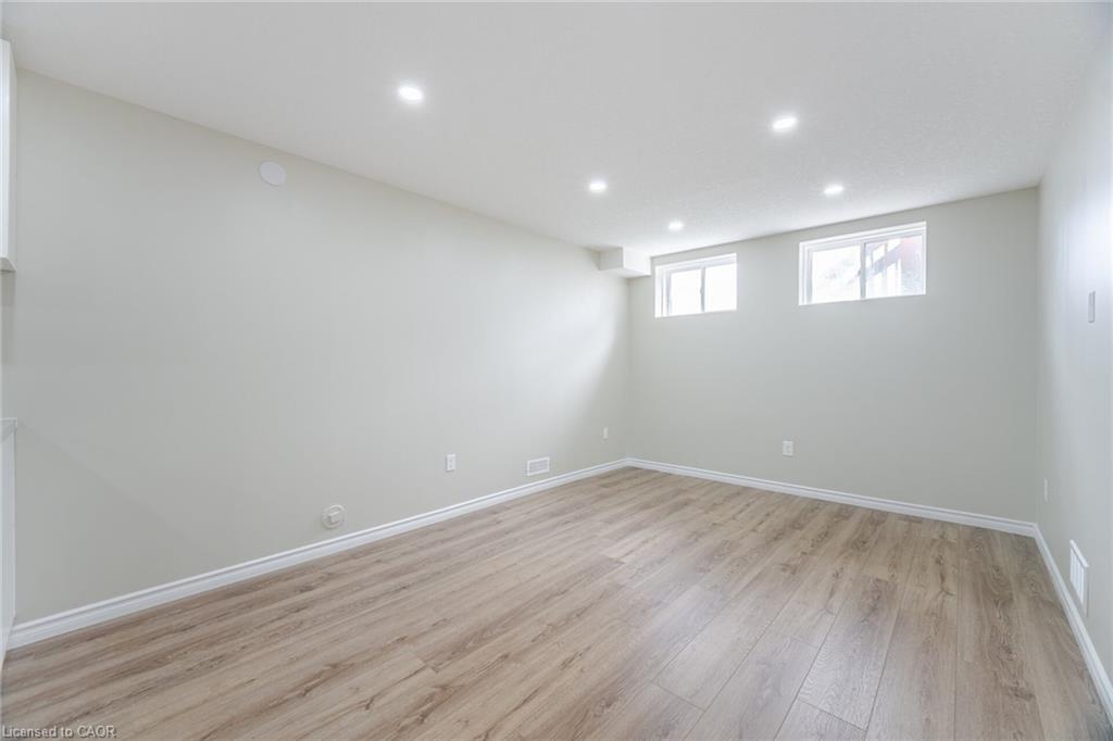 32 George Brier Drive W, Paris, ON - Indoor Photo Showing Other Room