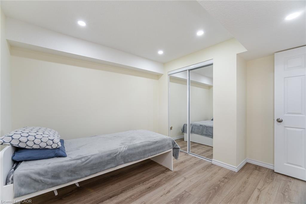 32 George Brier Drive W, Paris, ON - Indoor Photo Showing Bedroom