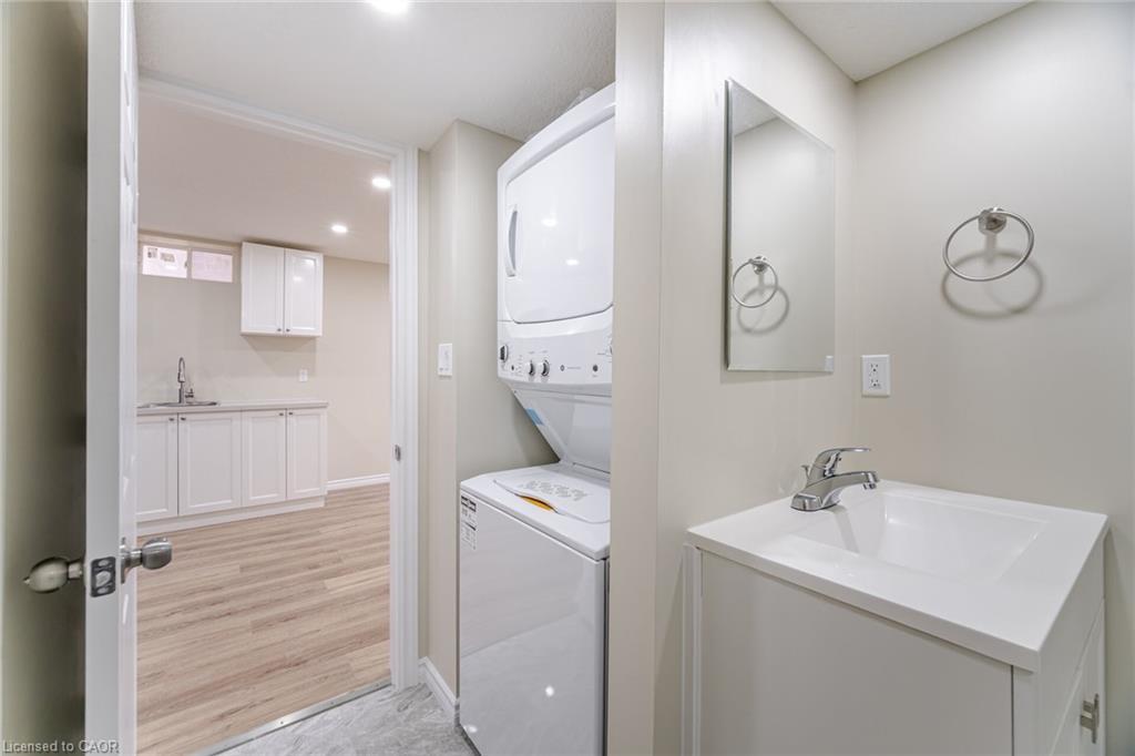 32 George Brier Drive W, Paris, ON - Indoor Photo Showing Laundry Room