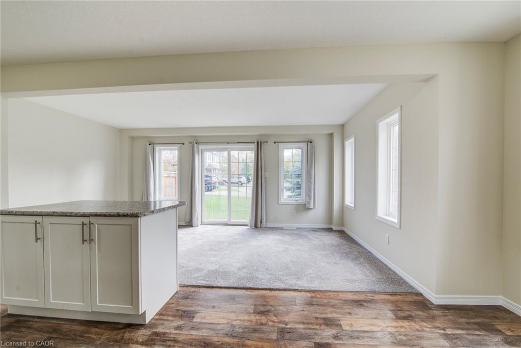 40-50 Pinnacle Drive, Kitchener, ON - Indoor Photo Showing Other Room