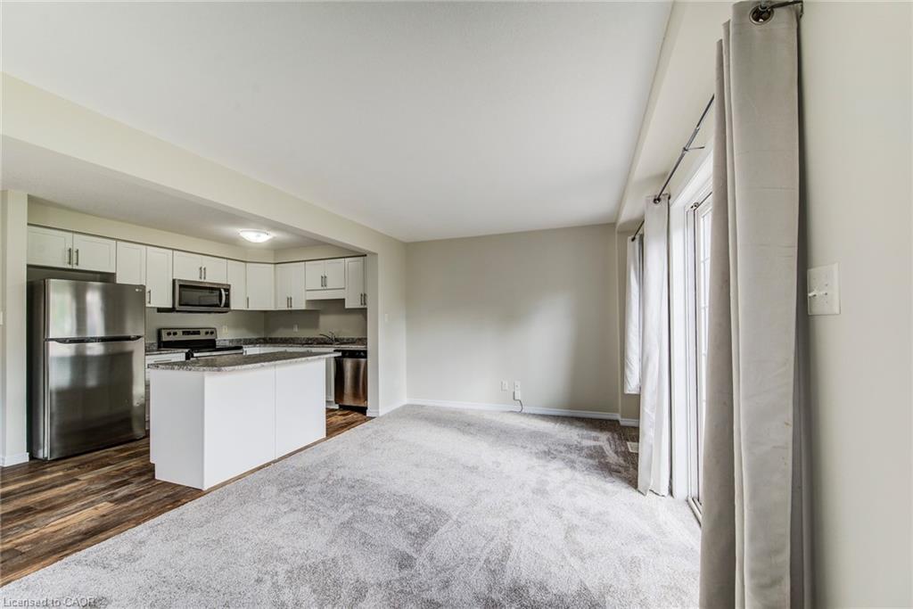 40-50 Pinnacle Drive, Kitchener, ON - Indoor Photo Showing Kitchen