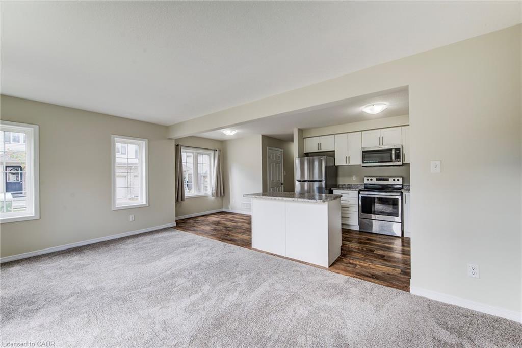 40-50 Pinnacle Drive, Kitchener, ON - Indoor Photo Showing Kitchen