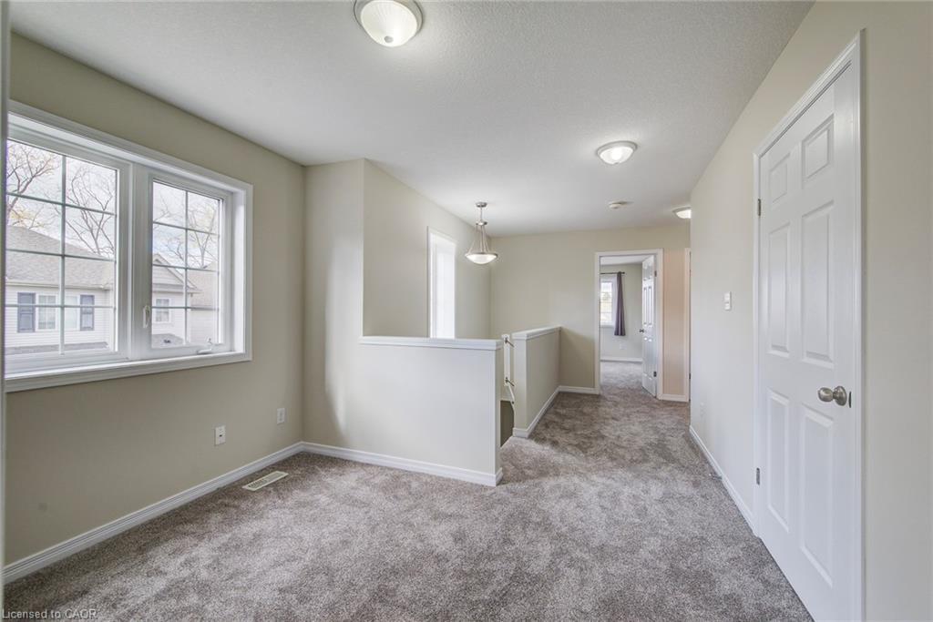 40-50 Pinnacle Drive, Kitchener, ON - Indoor Photo Showing Other Room