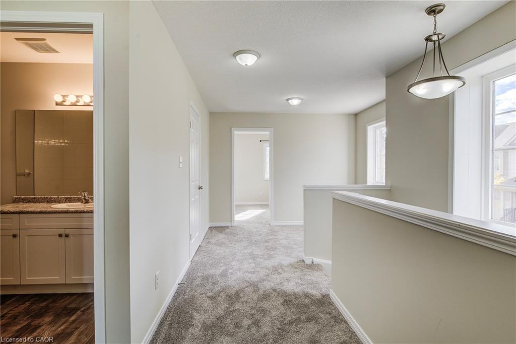 40-50 Pinnacle Drive, Kitchener, ON - Indoor Photo Showing Other Room