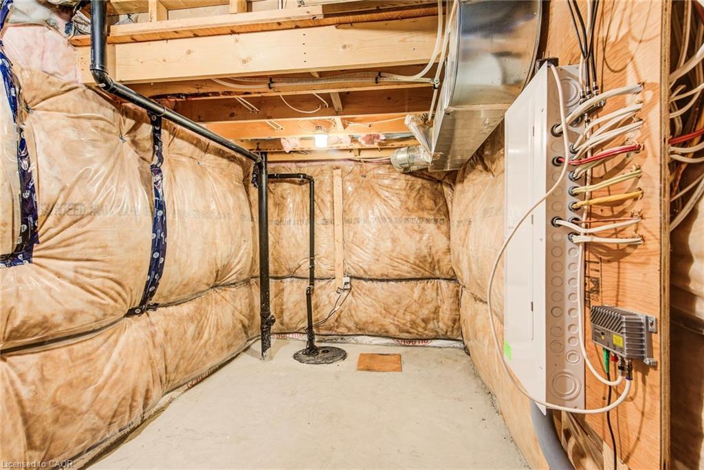 40-50 Pinnacle Drive, Kitchener, ON - Indoor Photo Showing Basement