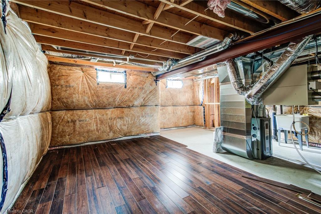 40-50 Pinnacle Drive, Kitchener, ON - Indoor Photo Showing Basement
