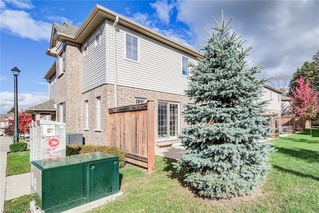 40-50 Pinnacle Drive, Kitchener, ON - Outdoor